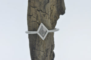 Kite-Shaped Diamond Slice RIng