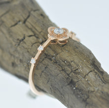 Load image into Gallery viewer, Rose Gold Flower Ring

