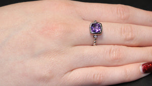 Amethyst Ring With Dot Chains