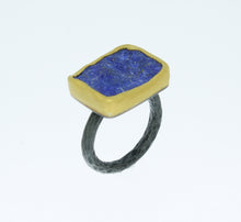 Load image into Gallery viewer, 24 kt Bezeled Lapis Lazuli Ring
